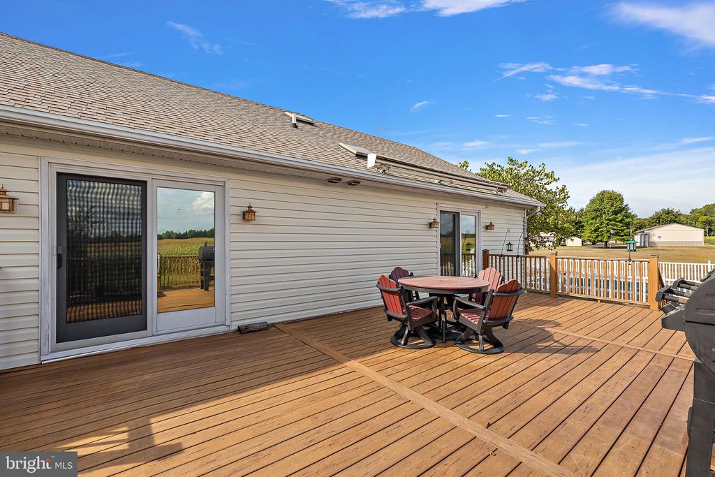 208 Manor Dr