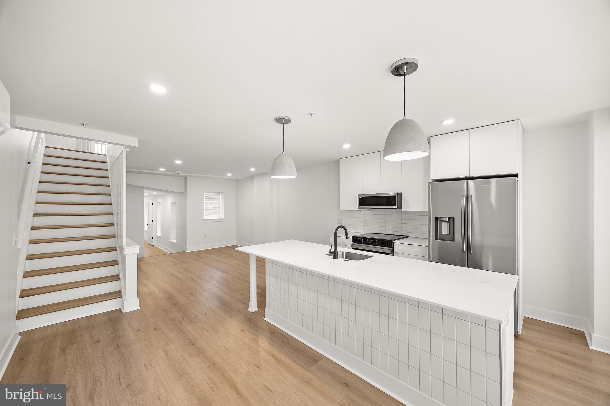 831 N TATNALL ST #201