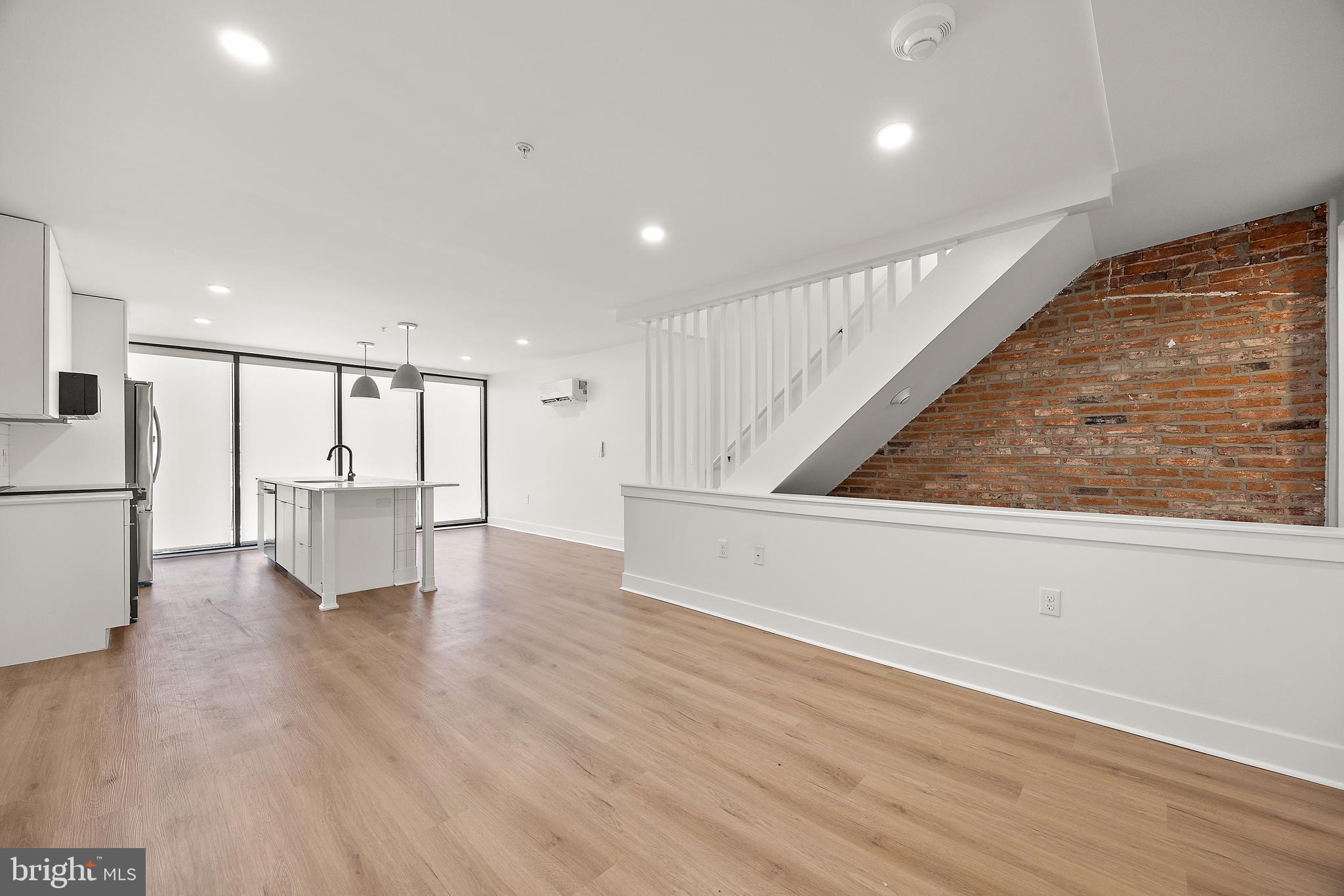 831 N TATNALL ST #201