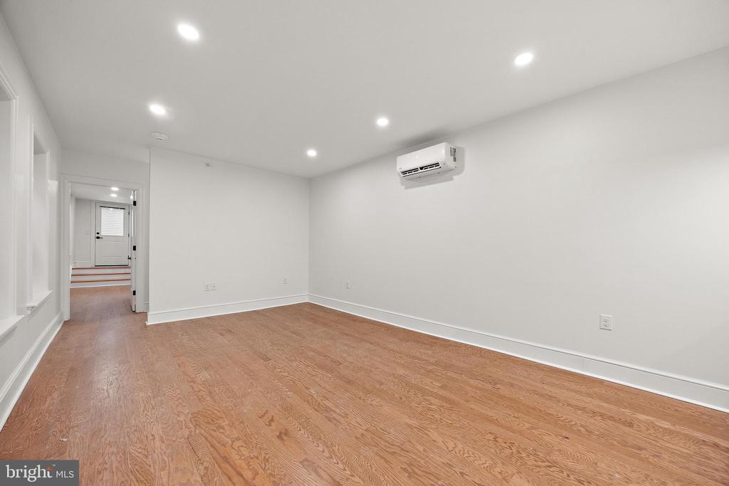 835-837 N TATNALL ST #201