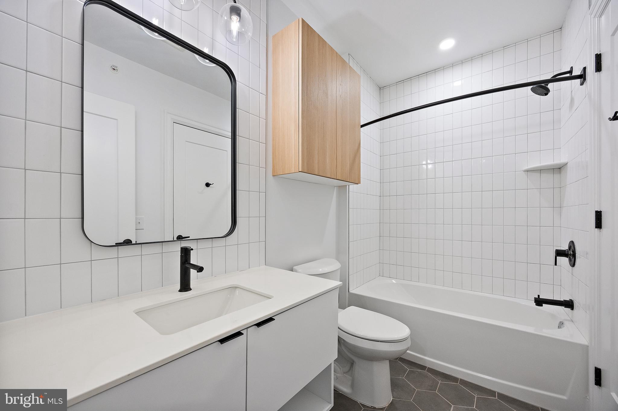 835-837 N TATNALL ST #201