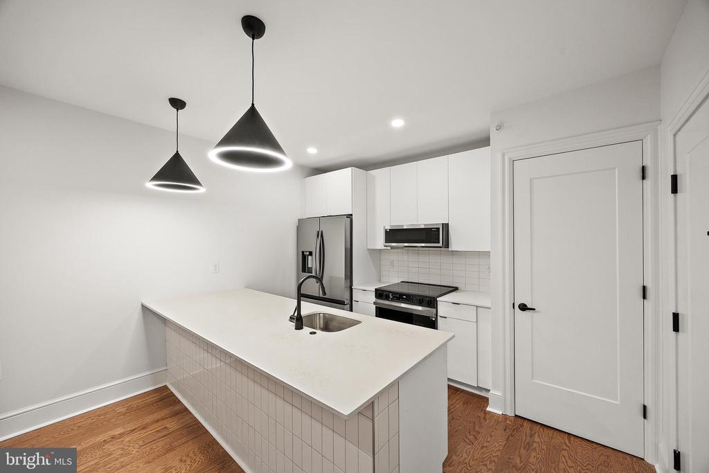 835-837 N TATNALL ST #201