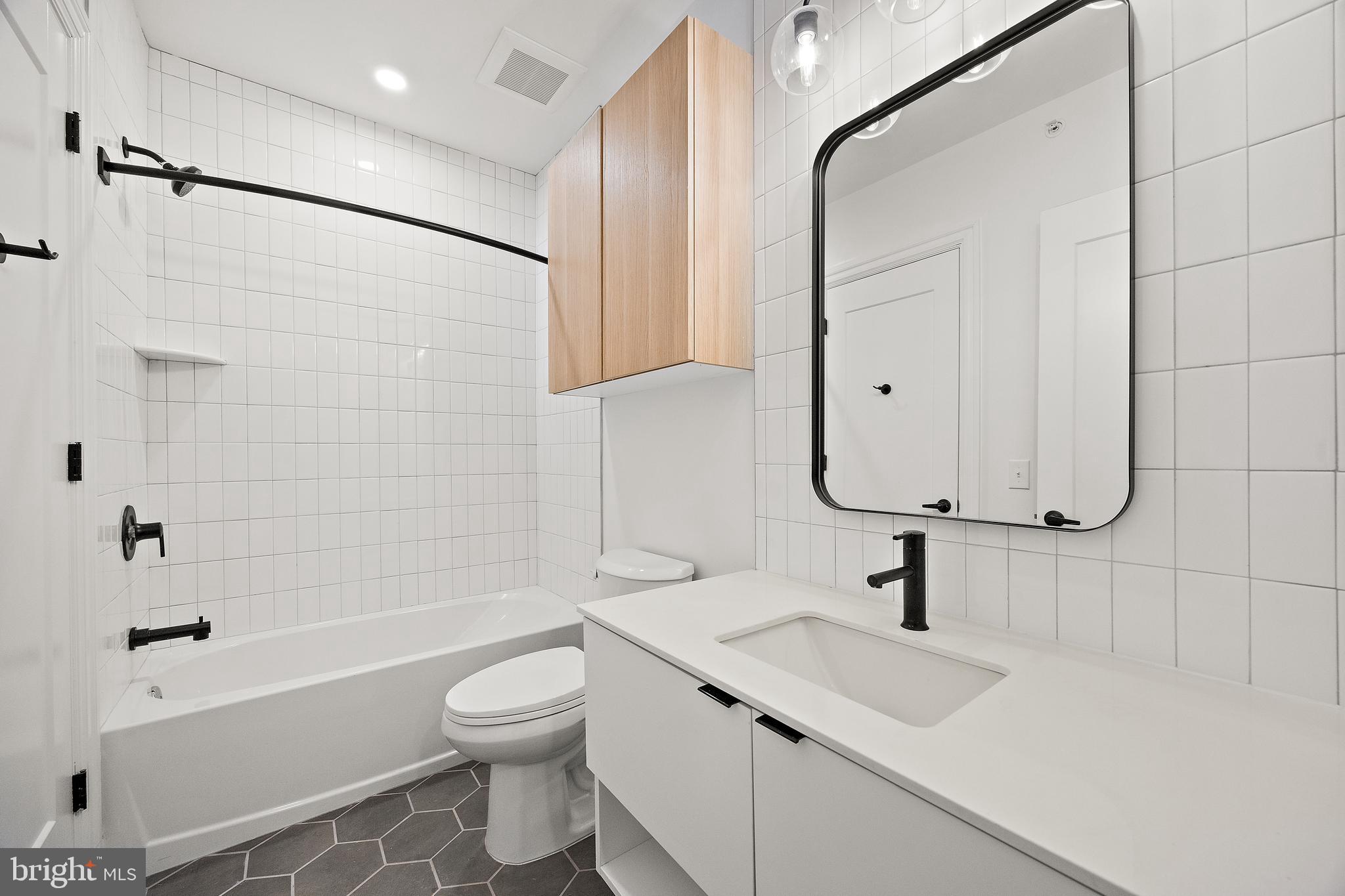 835-837 N TATNALL ST #202