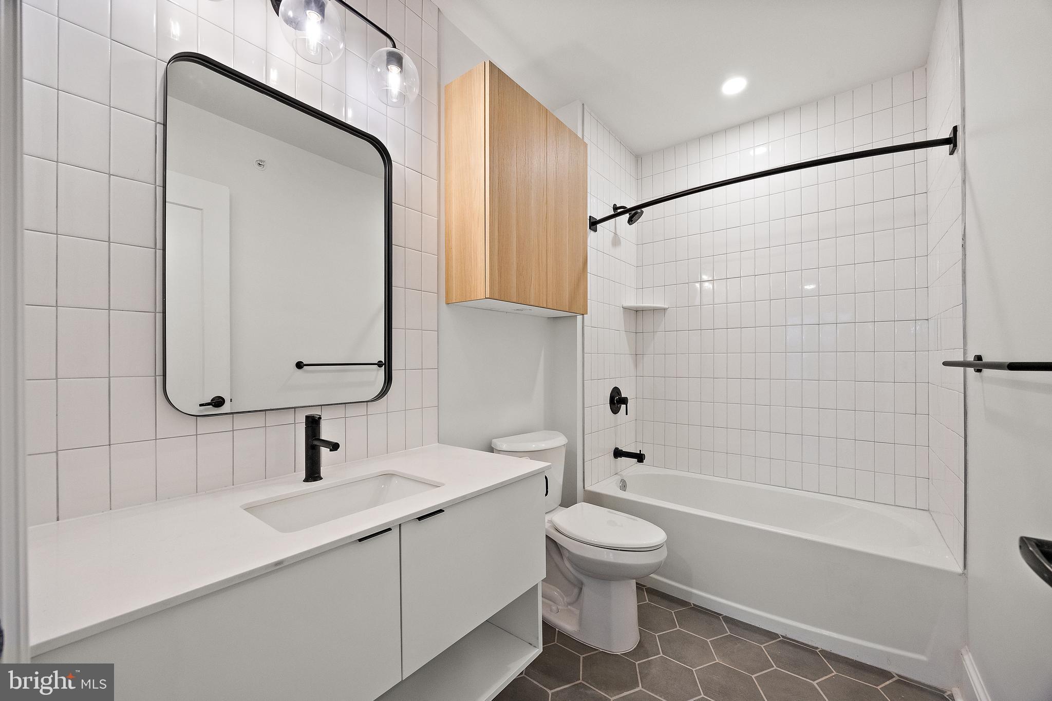 835-837 N TATNALL ST #203