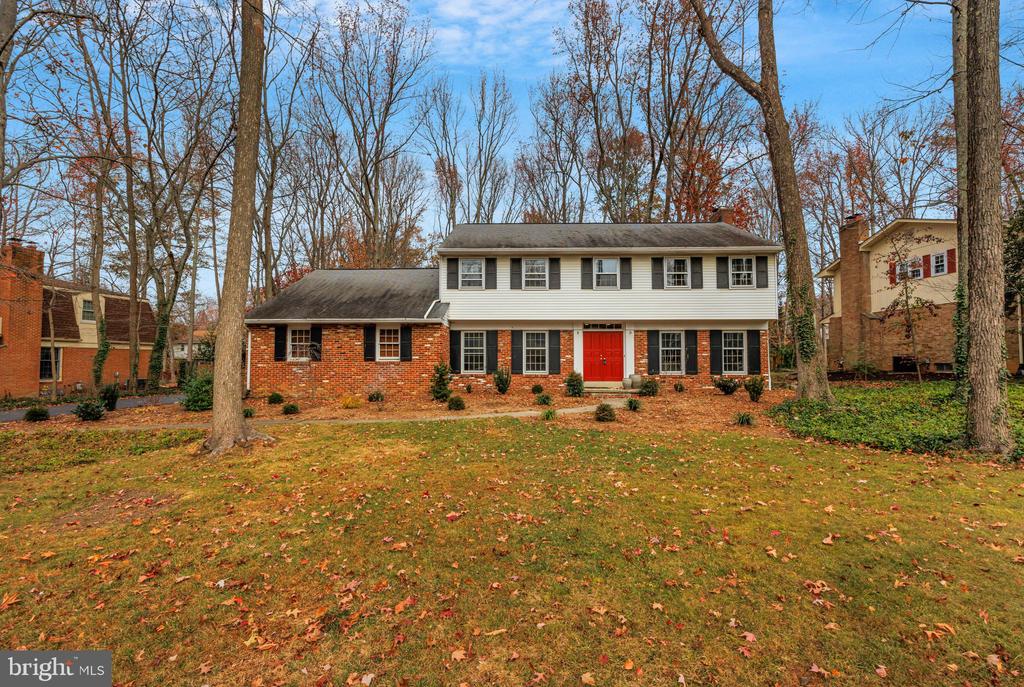 207 Hitching Post Dr