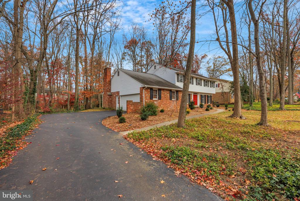 207 Hitching Post Dr