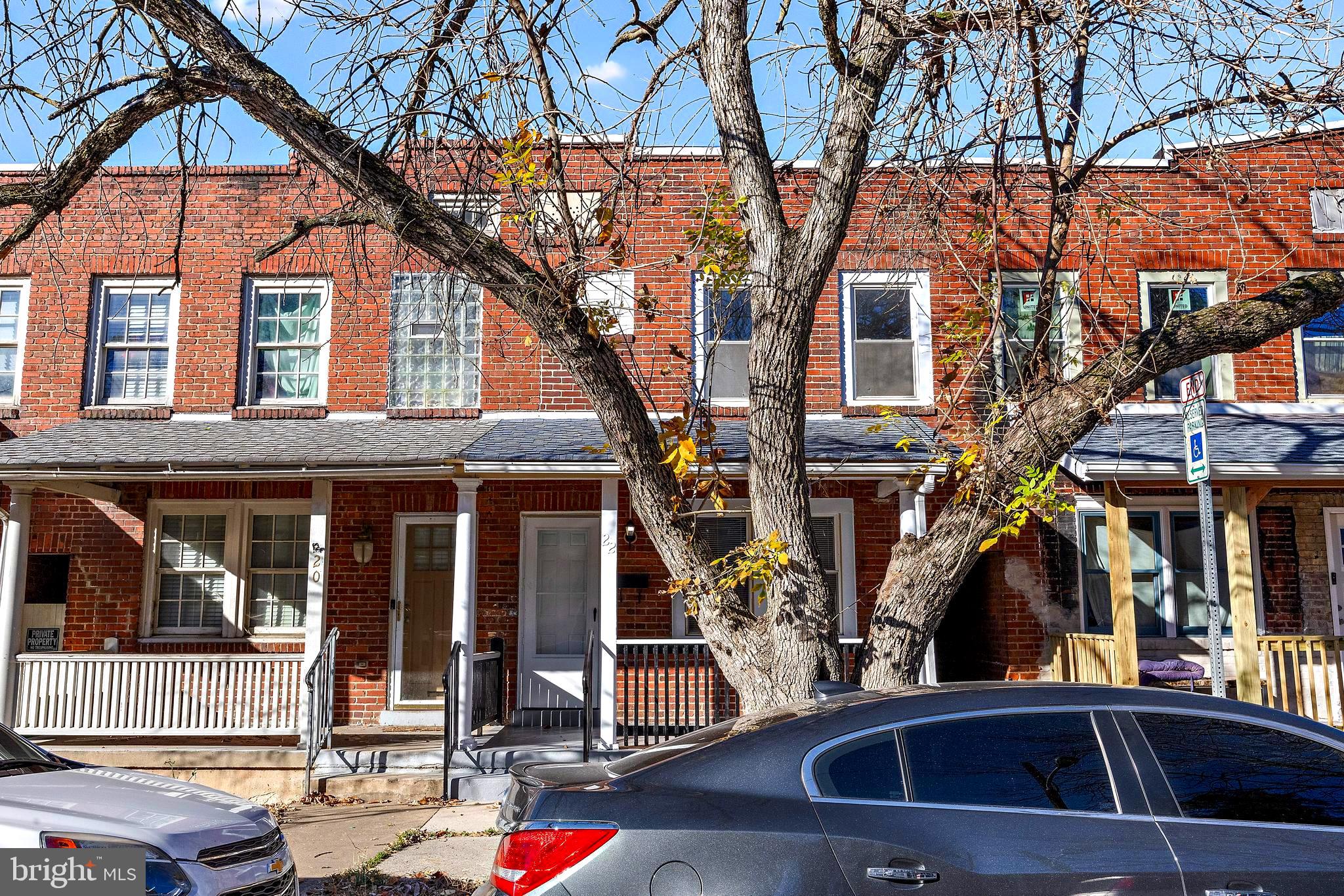 22 Denham Ave