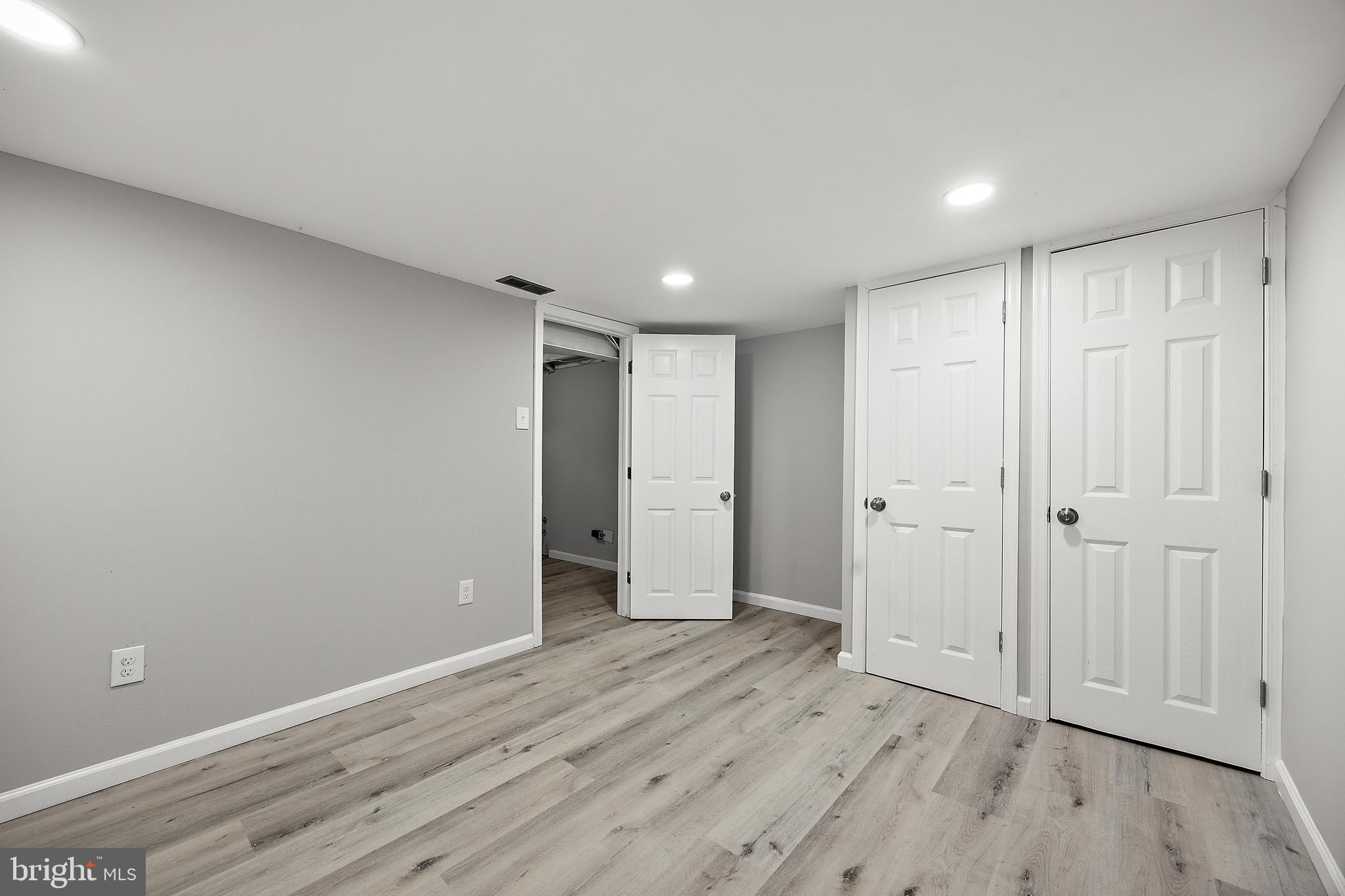 22 Denham Ave