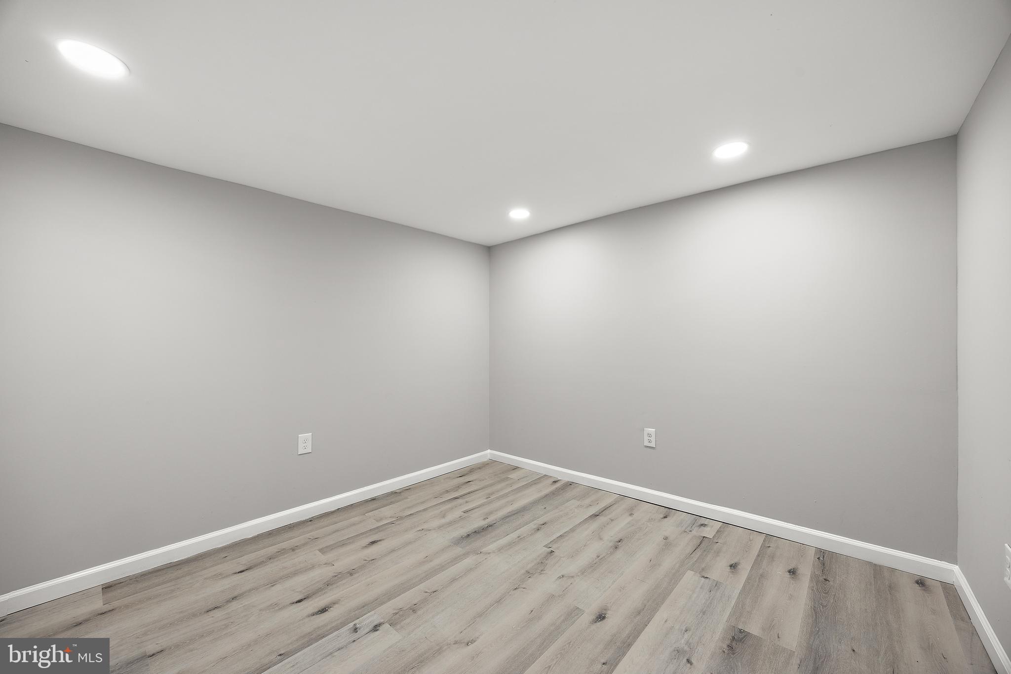 22 Denham Ave