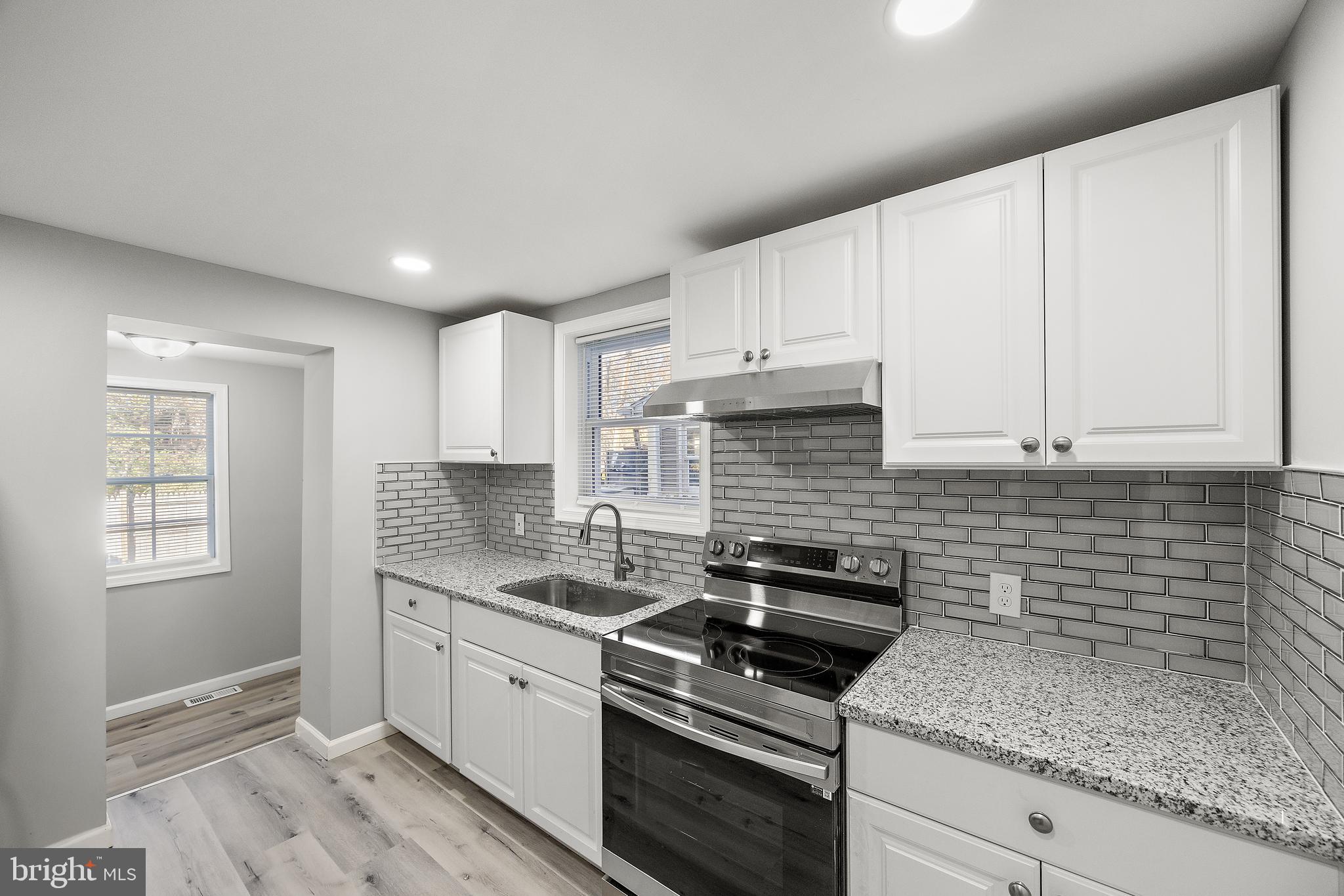 22 Denham Ave
