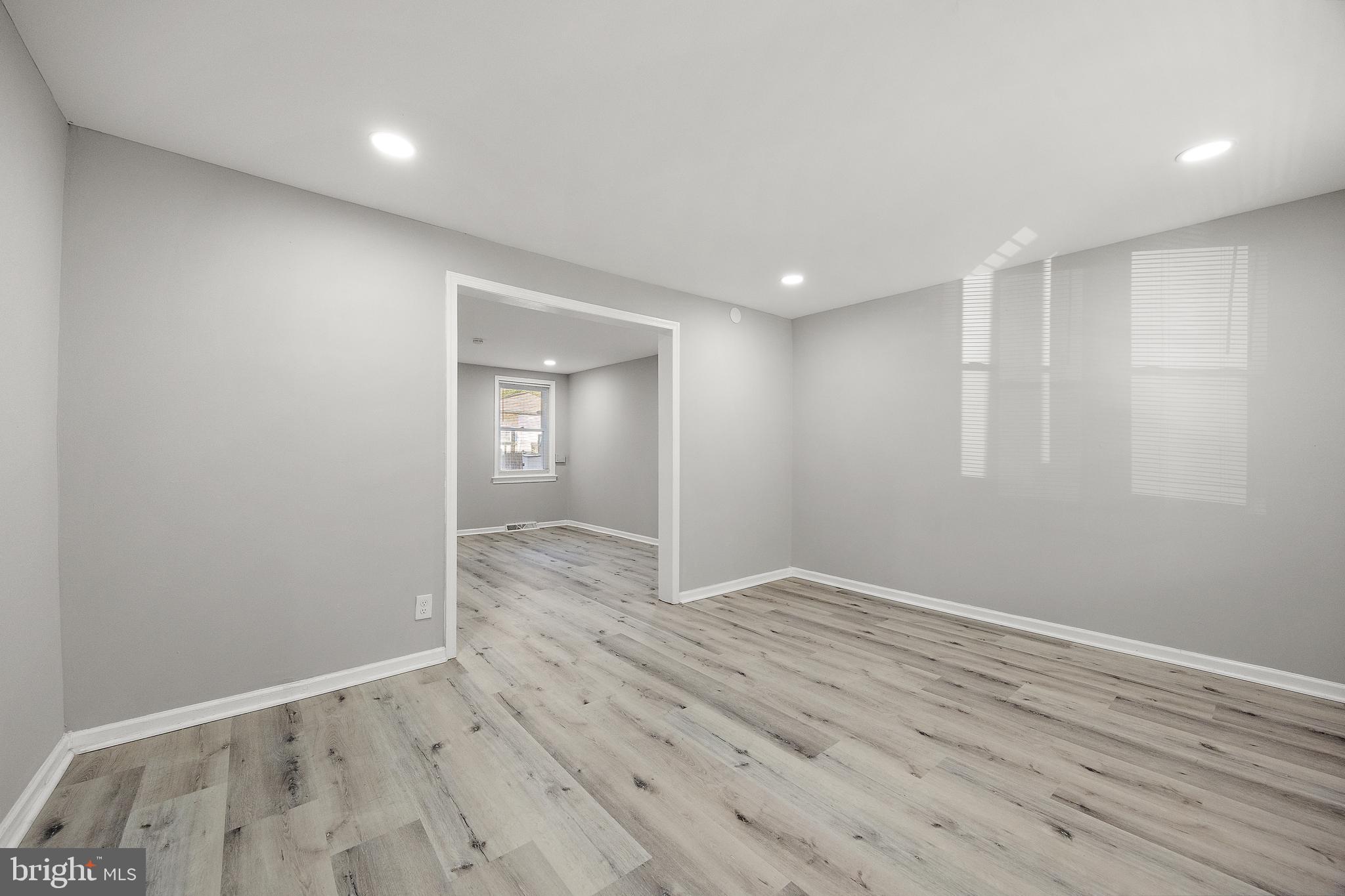 22 Denham Ave