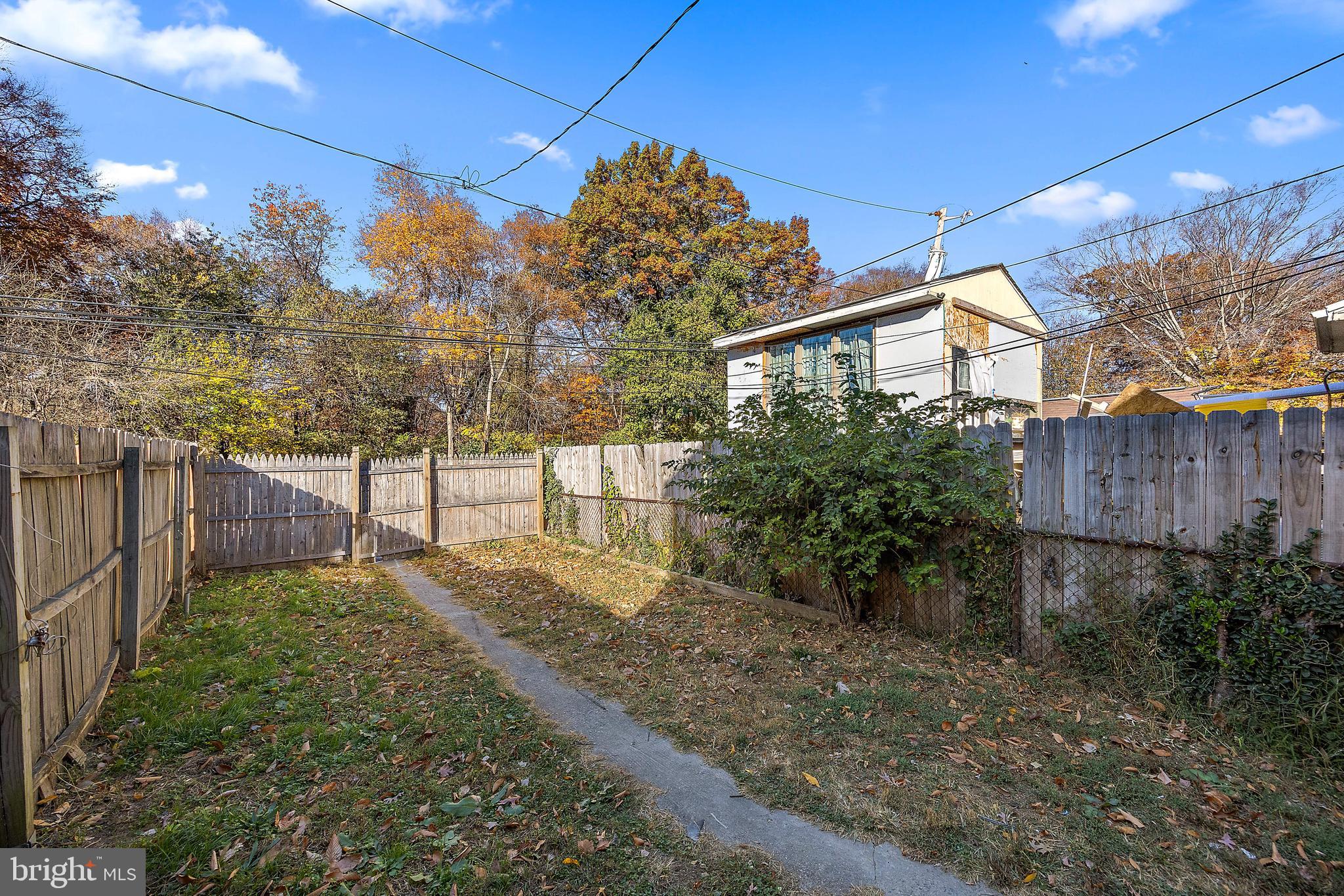 22 Denham Ave