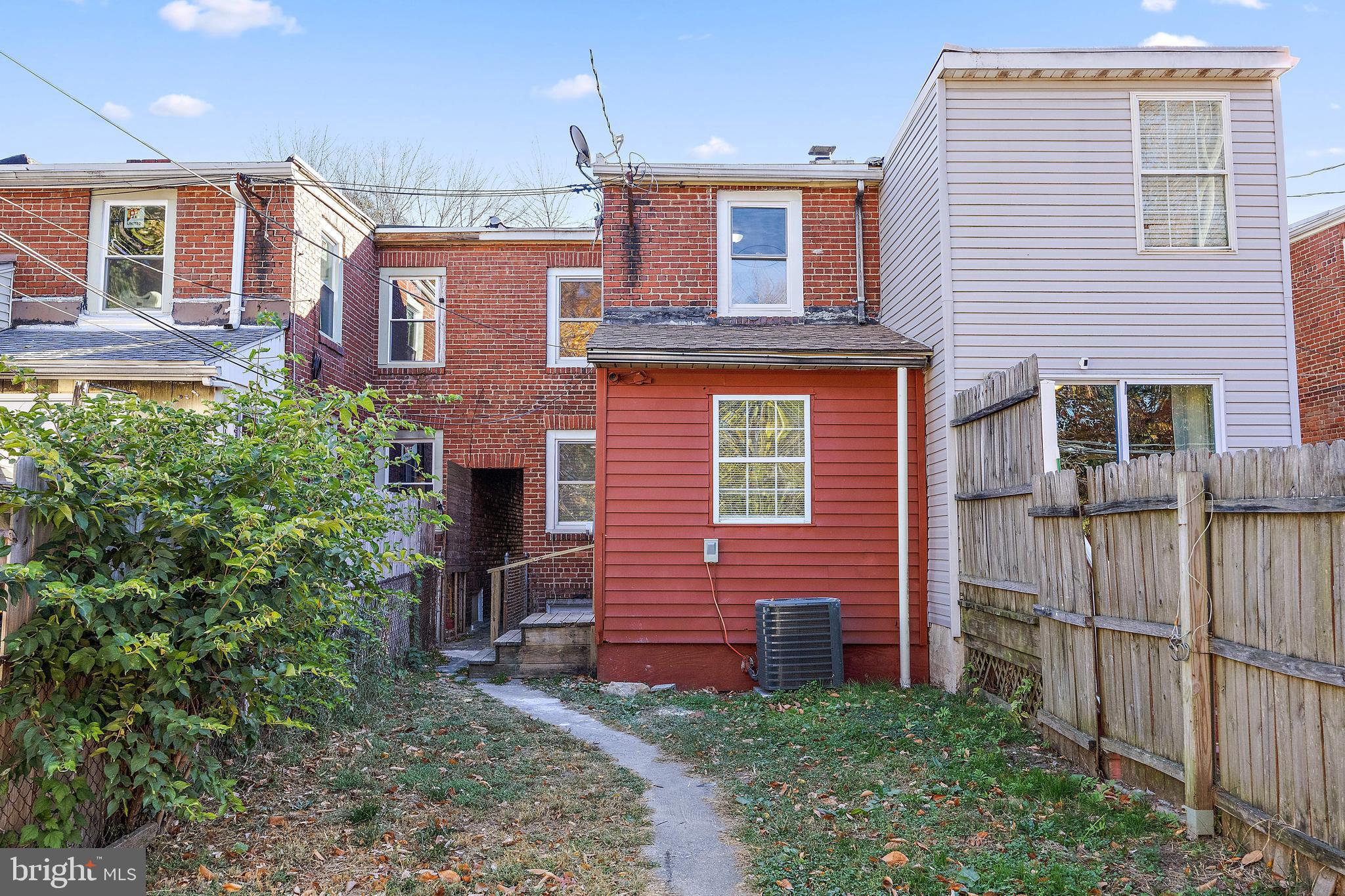 22 Denham Ave