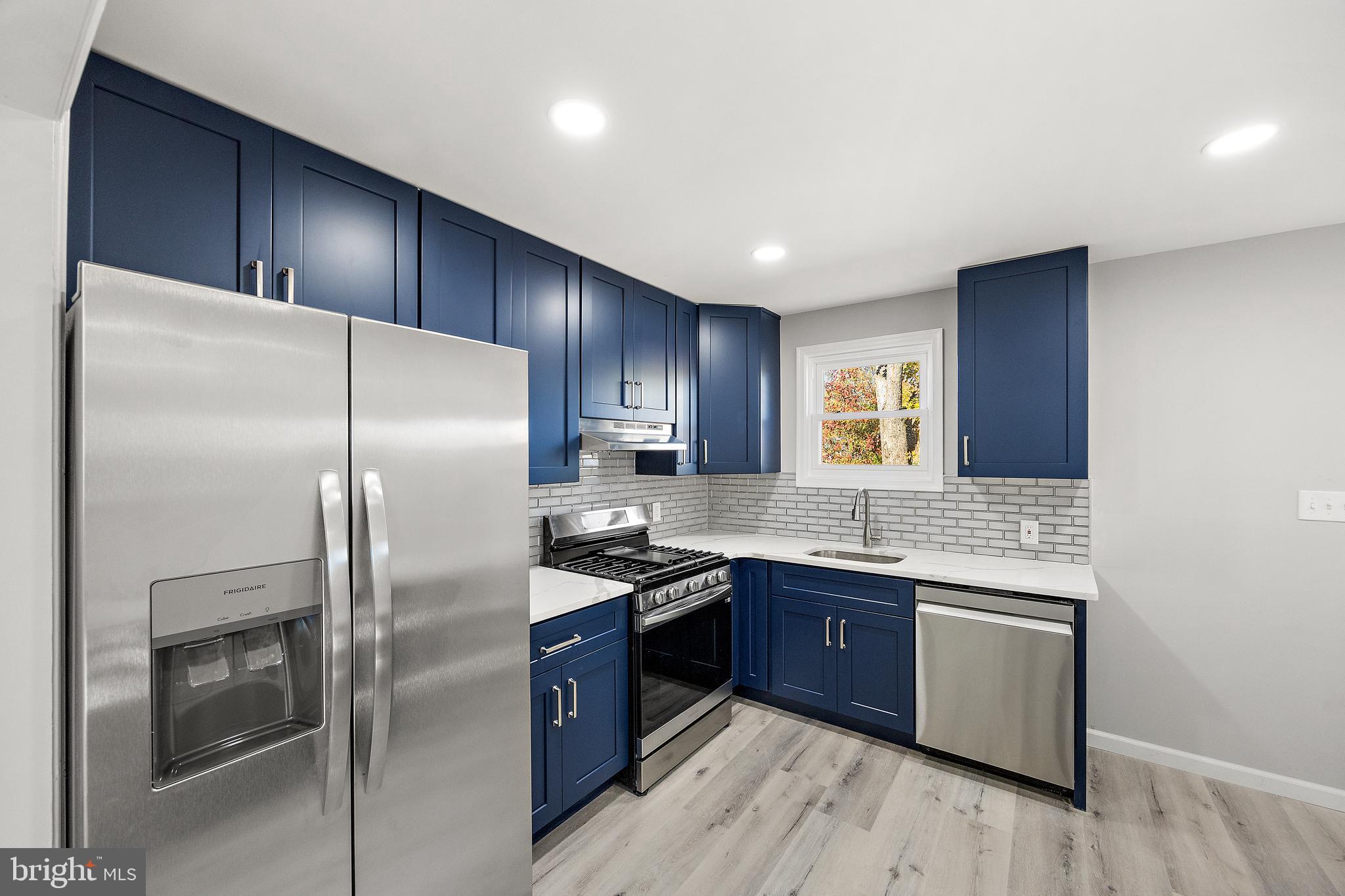 751 W 11th St