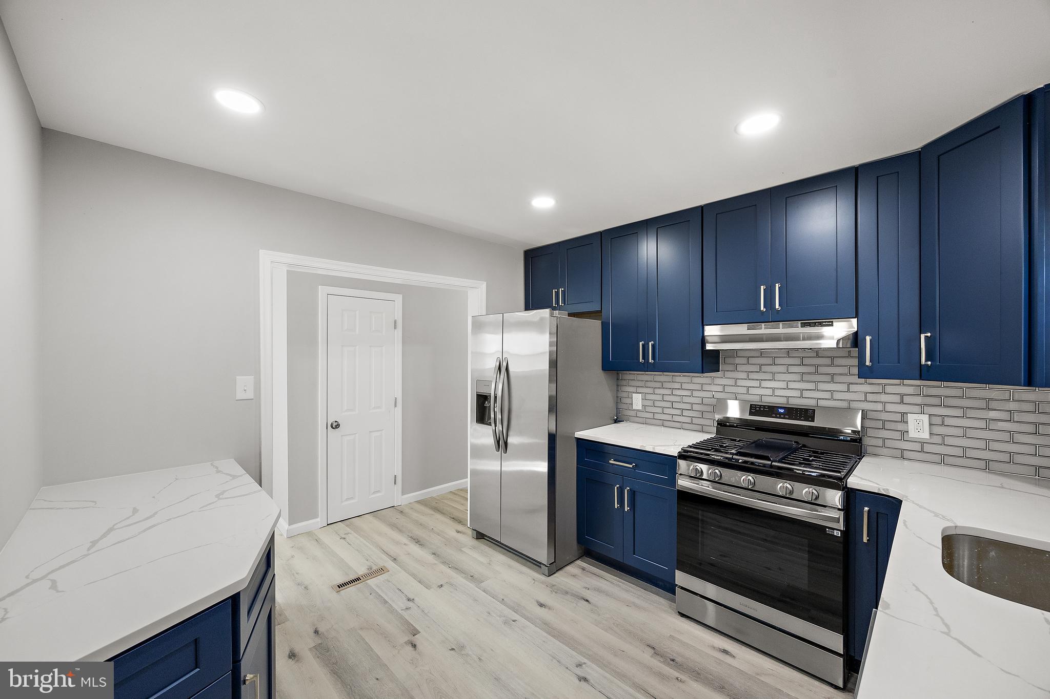751 W 11th St