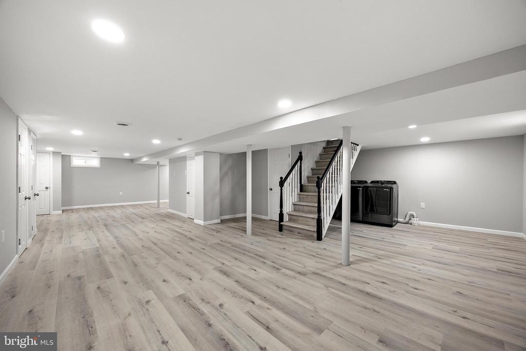 751 W 11th St