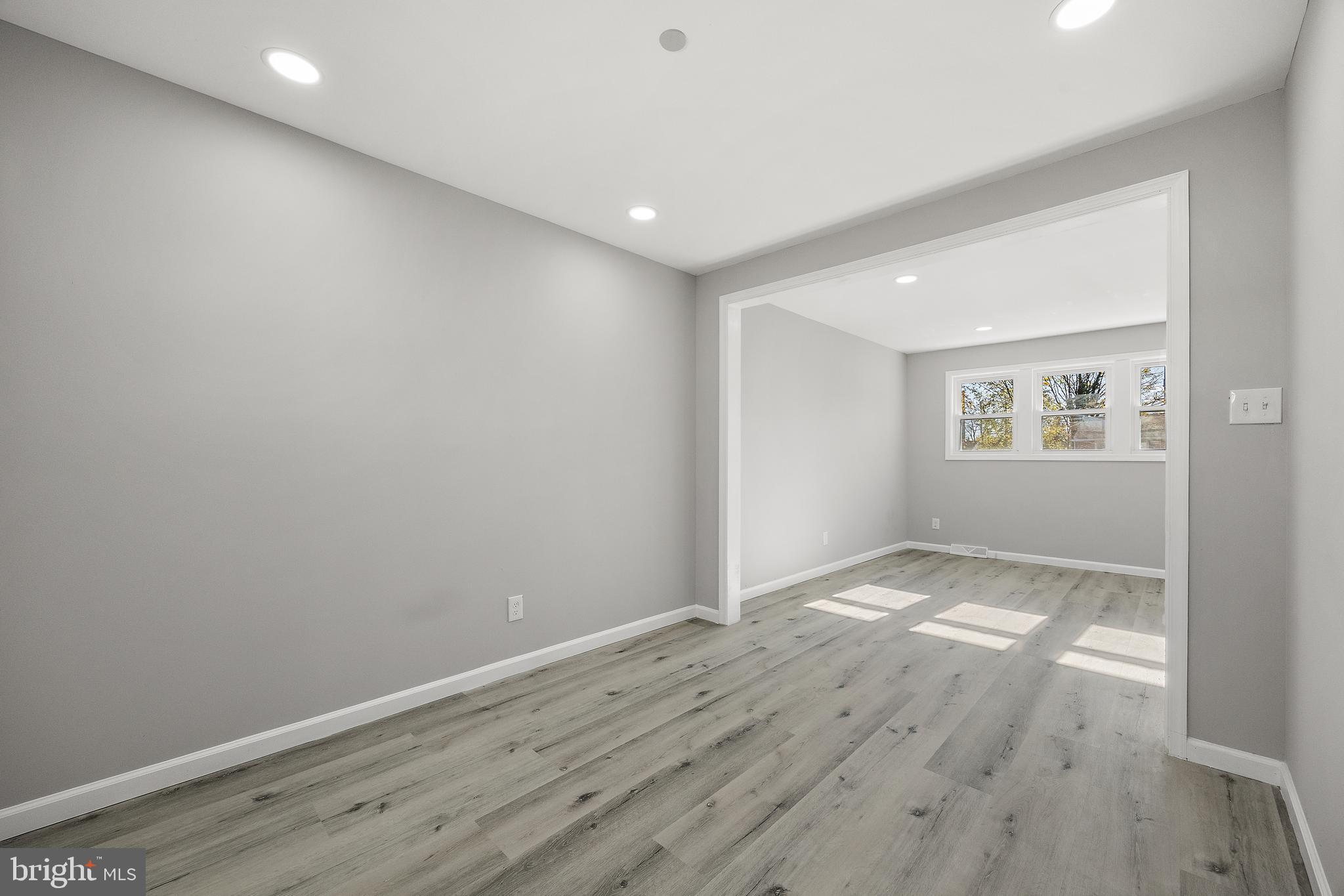 751 W 11th St