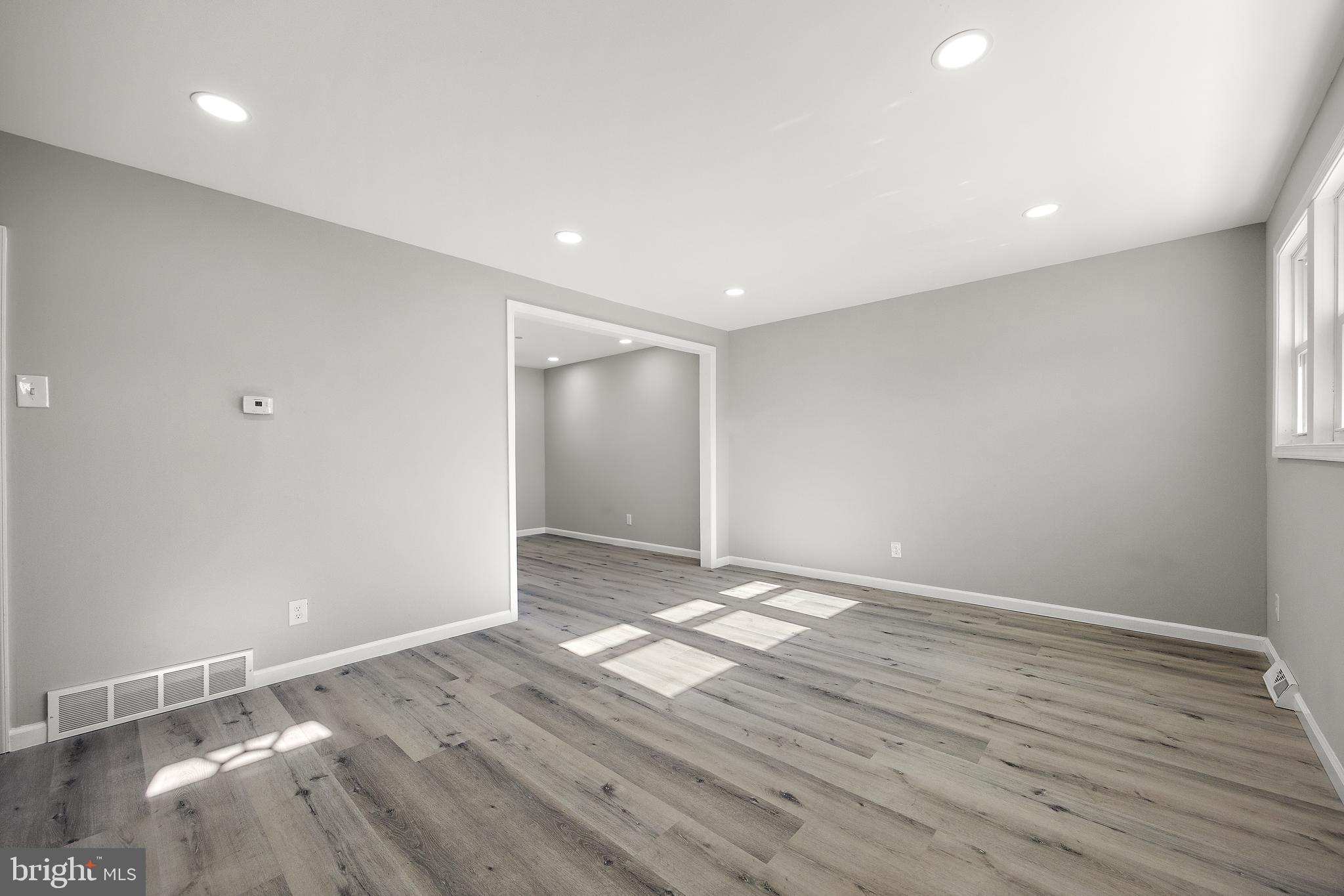 751 W 11th St
