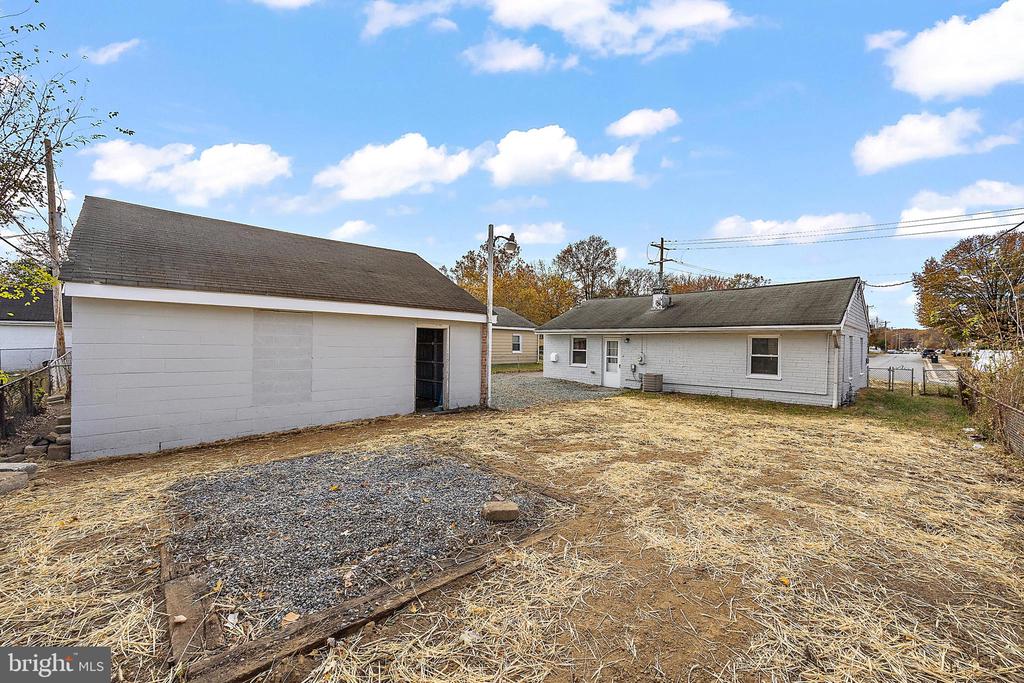 409 Talladega Dr