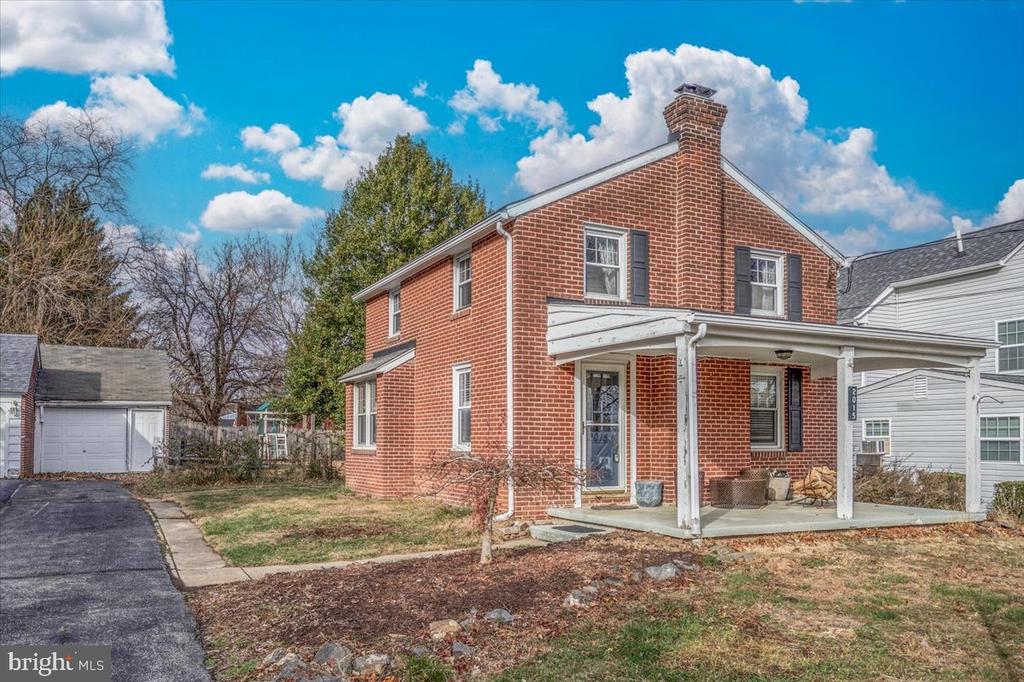 2015 Veale Rd