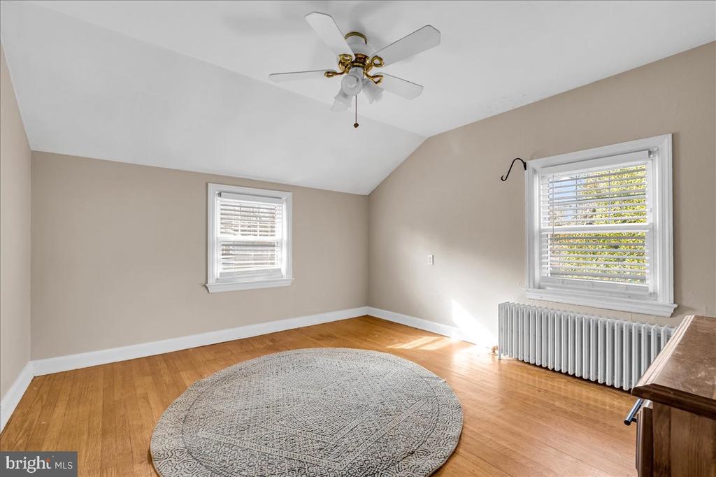 2015 Veale Rd