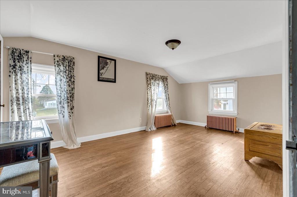 2015 Veale Rd