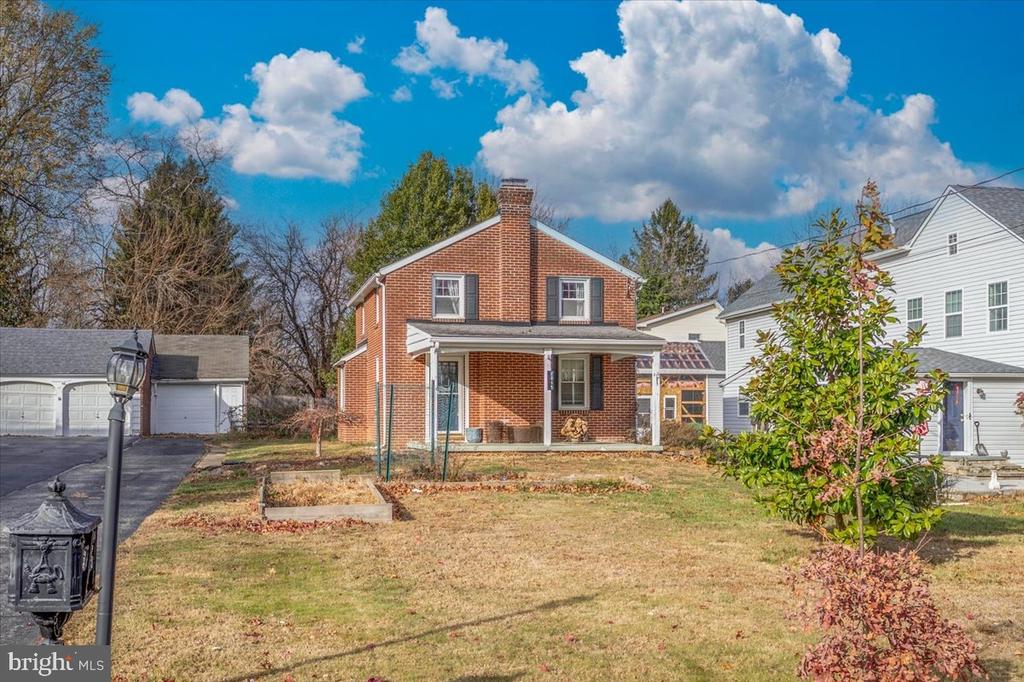 2015 Veale Rd