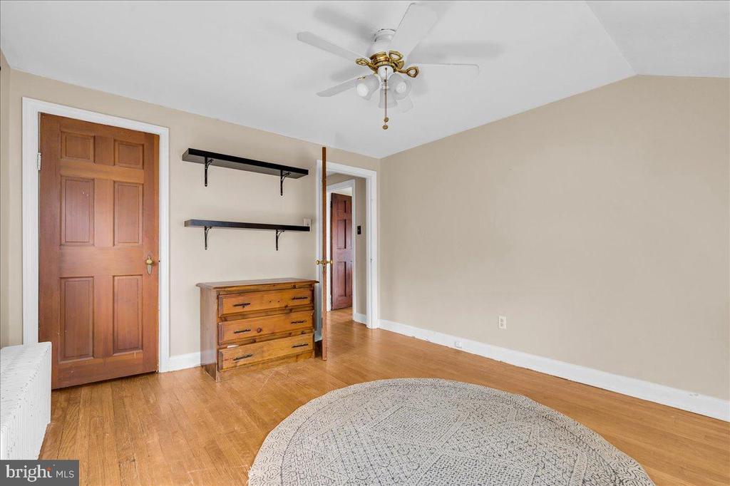 2015 Veale Rd