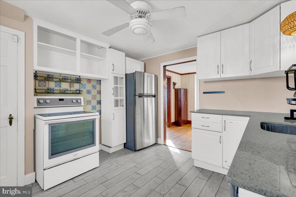 2015 Veale Rd