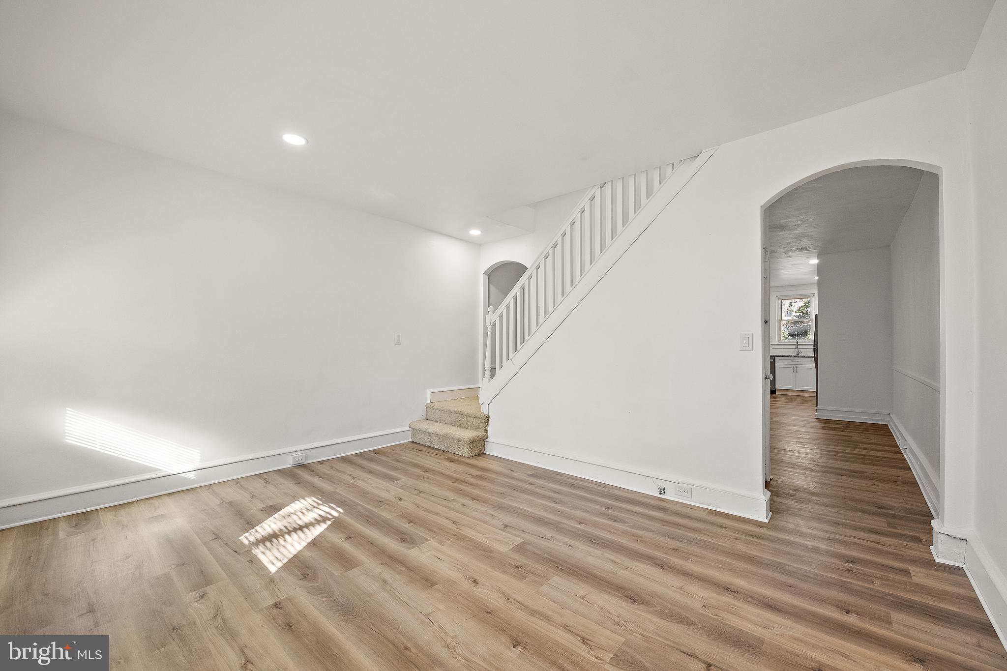 1715 W 8TH ST