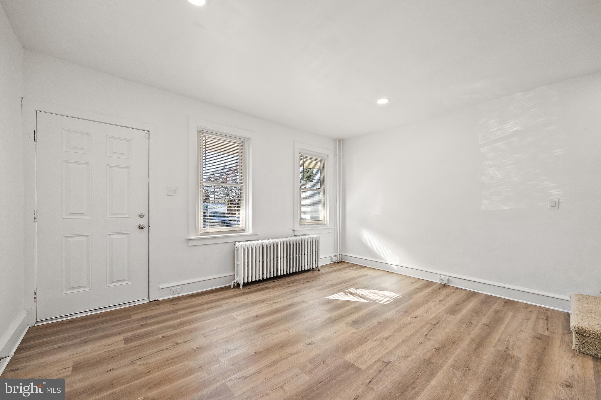 1715 W 8TH ST