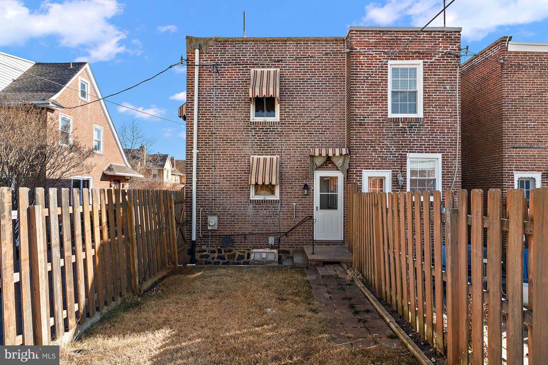 33 S SYCAMORE ST