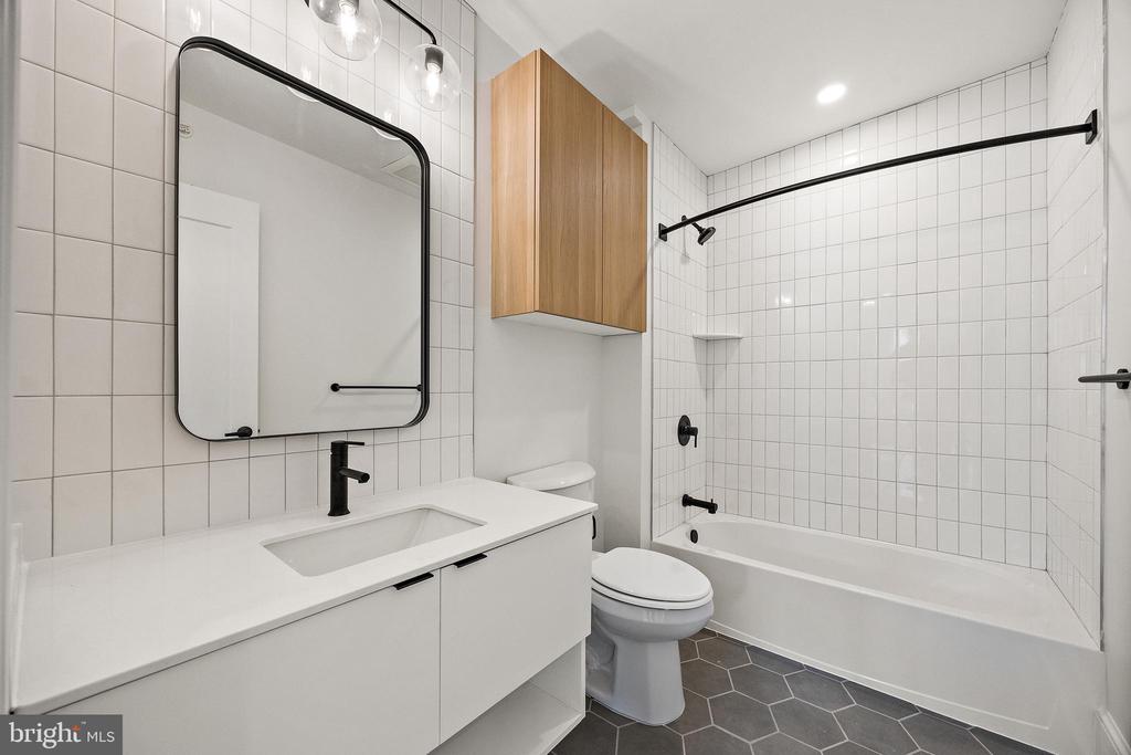 839-841 N TATNALL ST #303