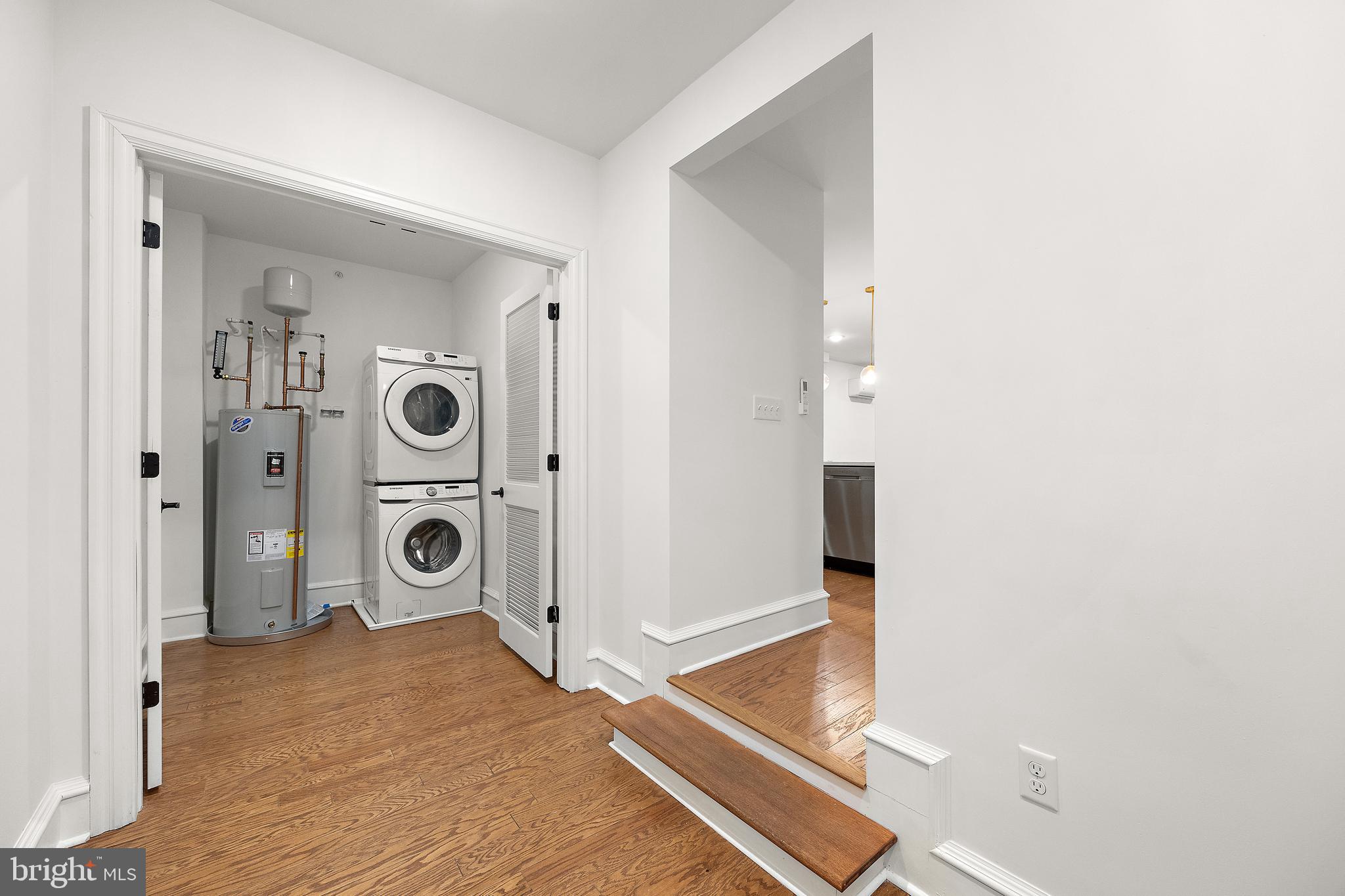 212 W 9TH ST #201