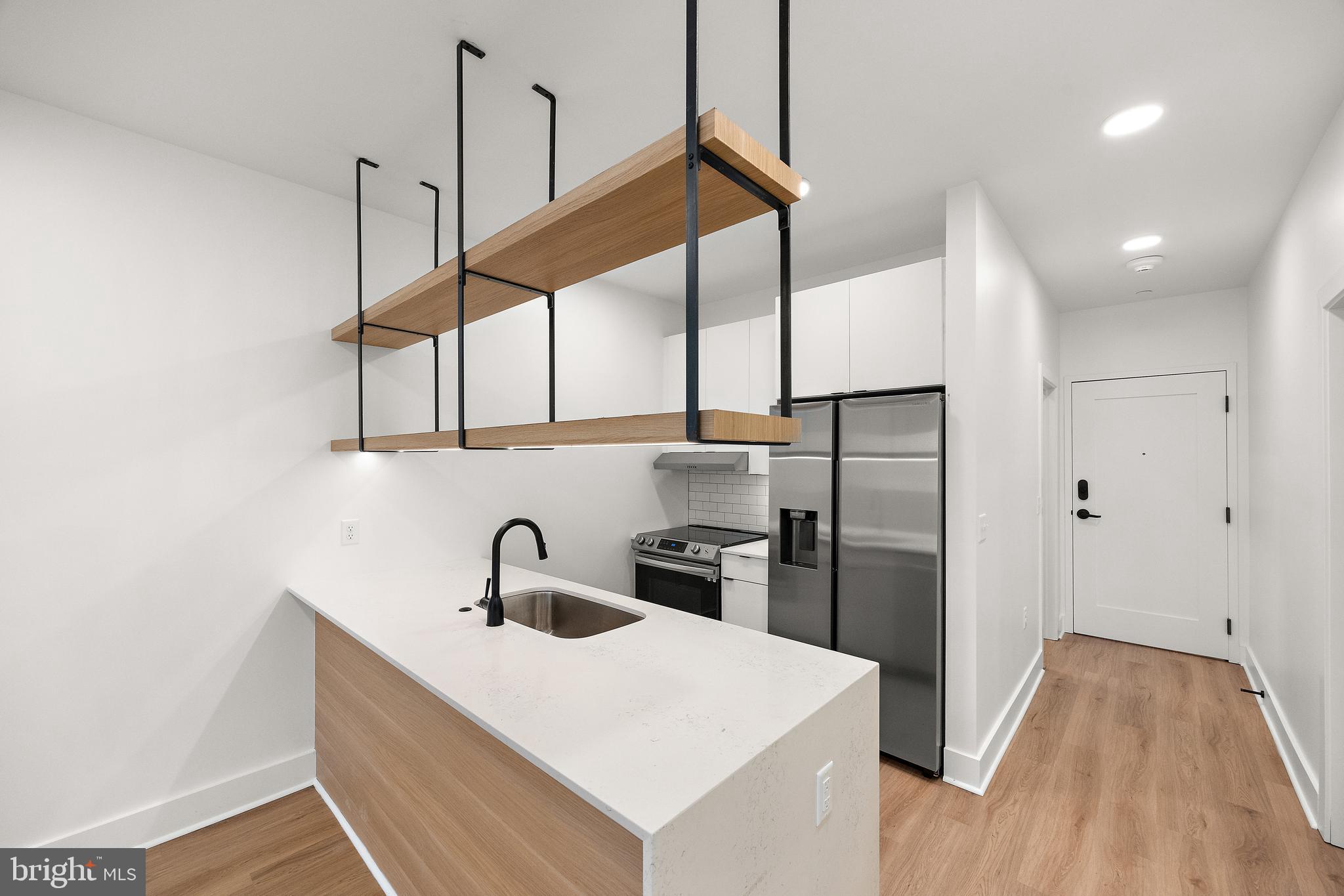 801 N MARKET ST #302