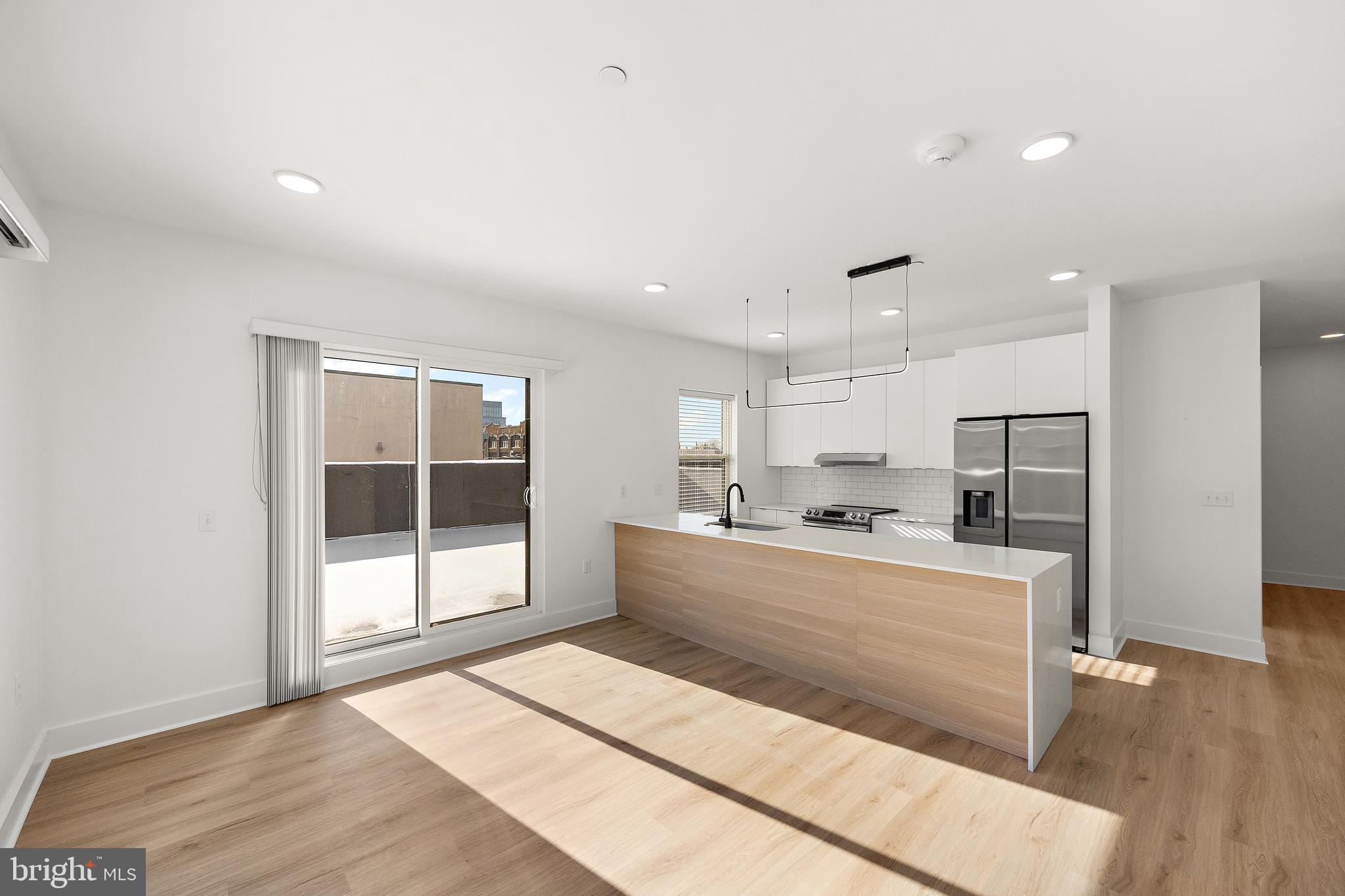 801 N MARKET ST #305
