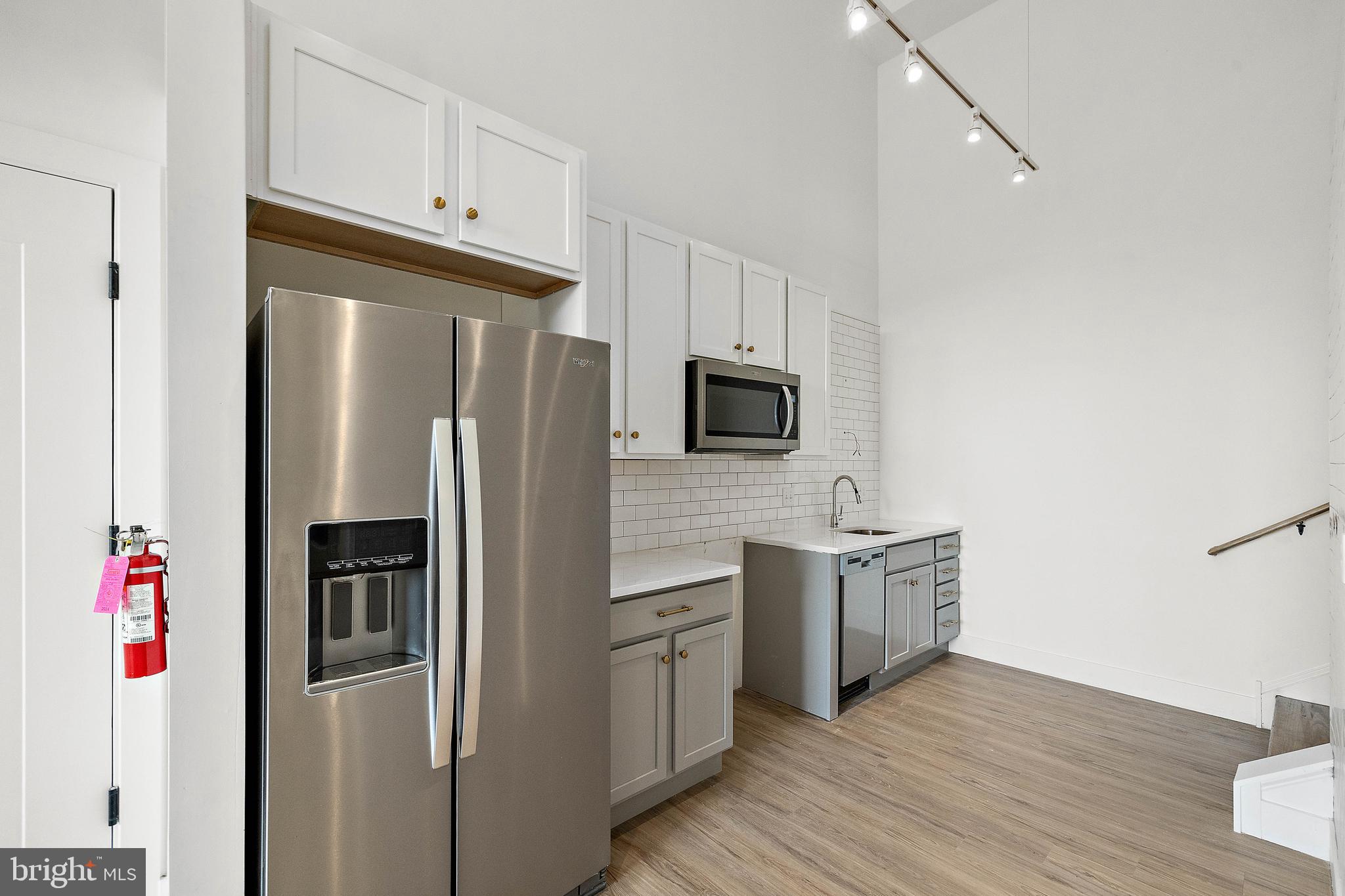 15 GIRARD ST #101
