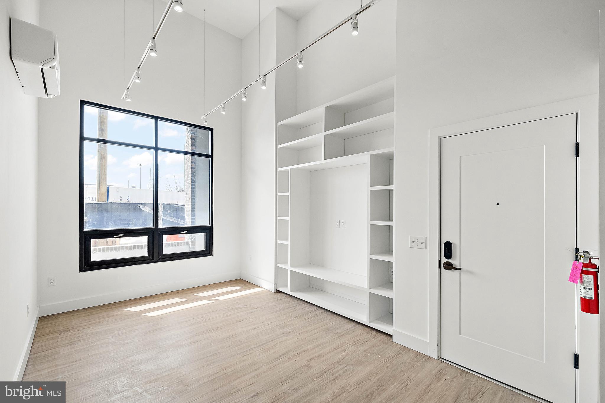 15 GIRARD ST #101