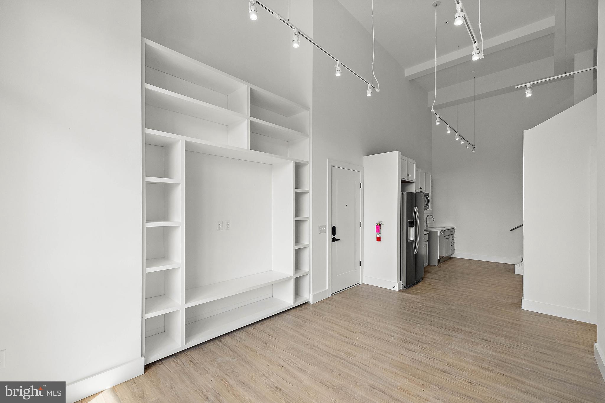 15 GIRARD ST #101