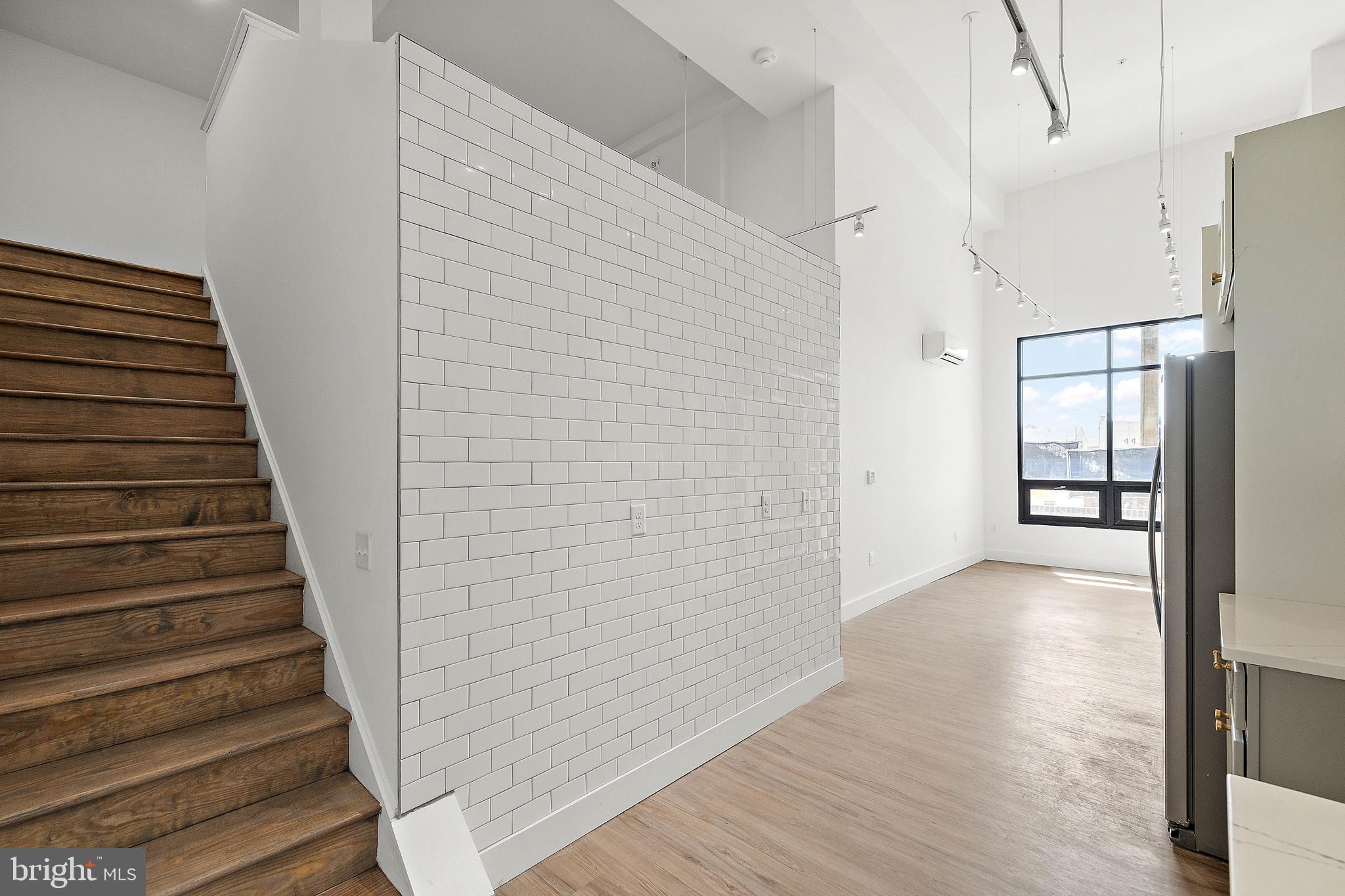 15 GIRARD ST #101