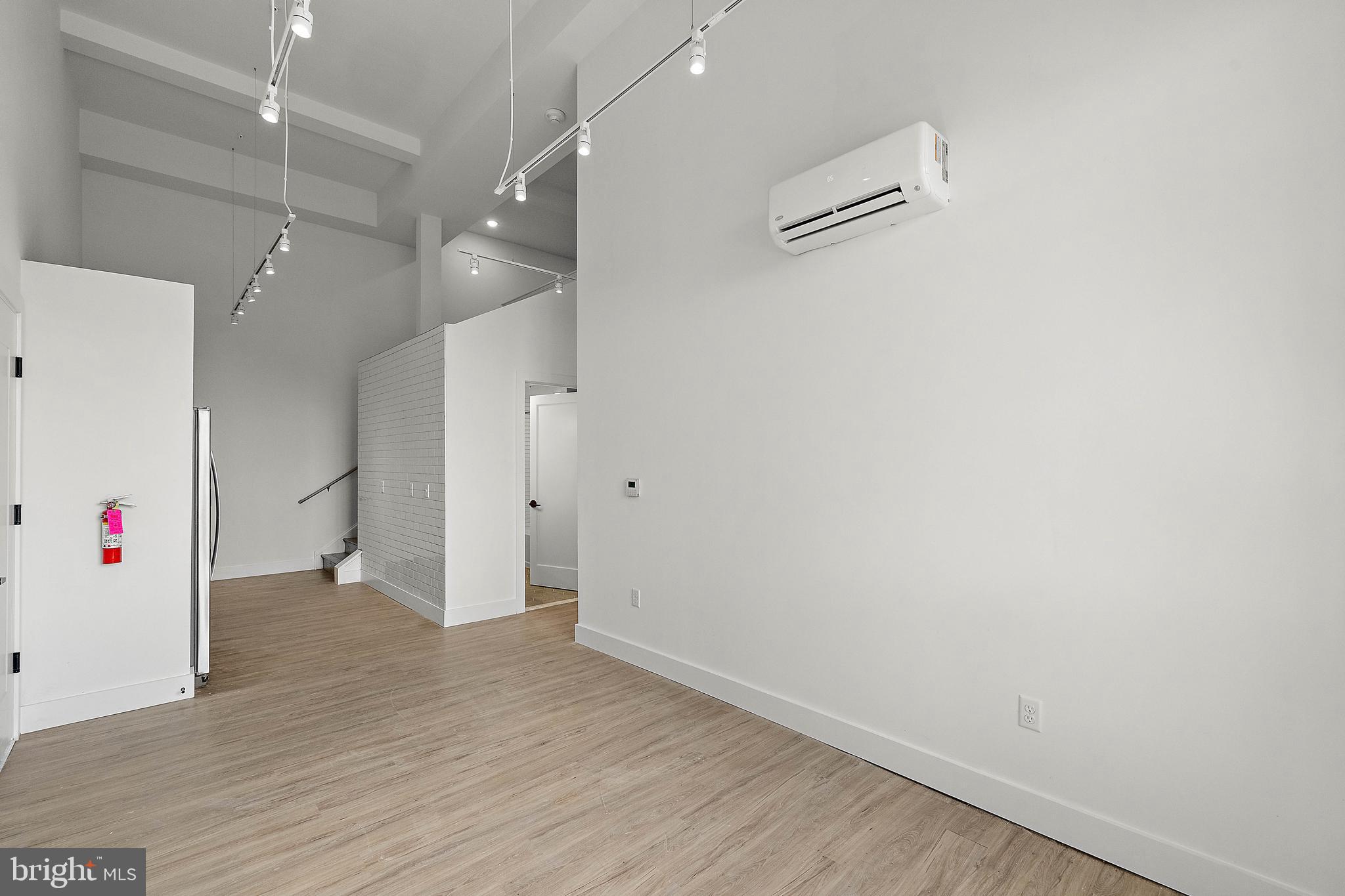 15 GIRARD ST #101