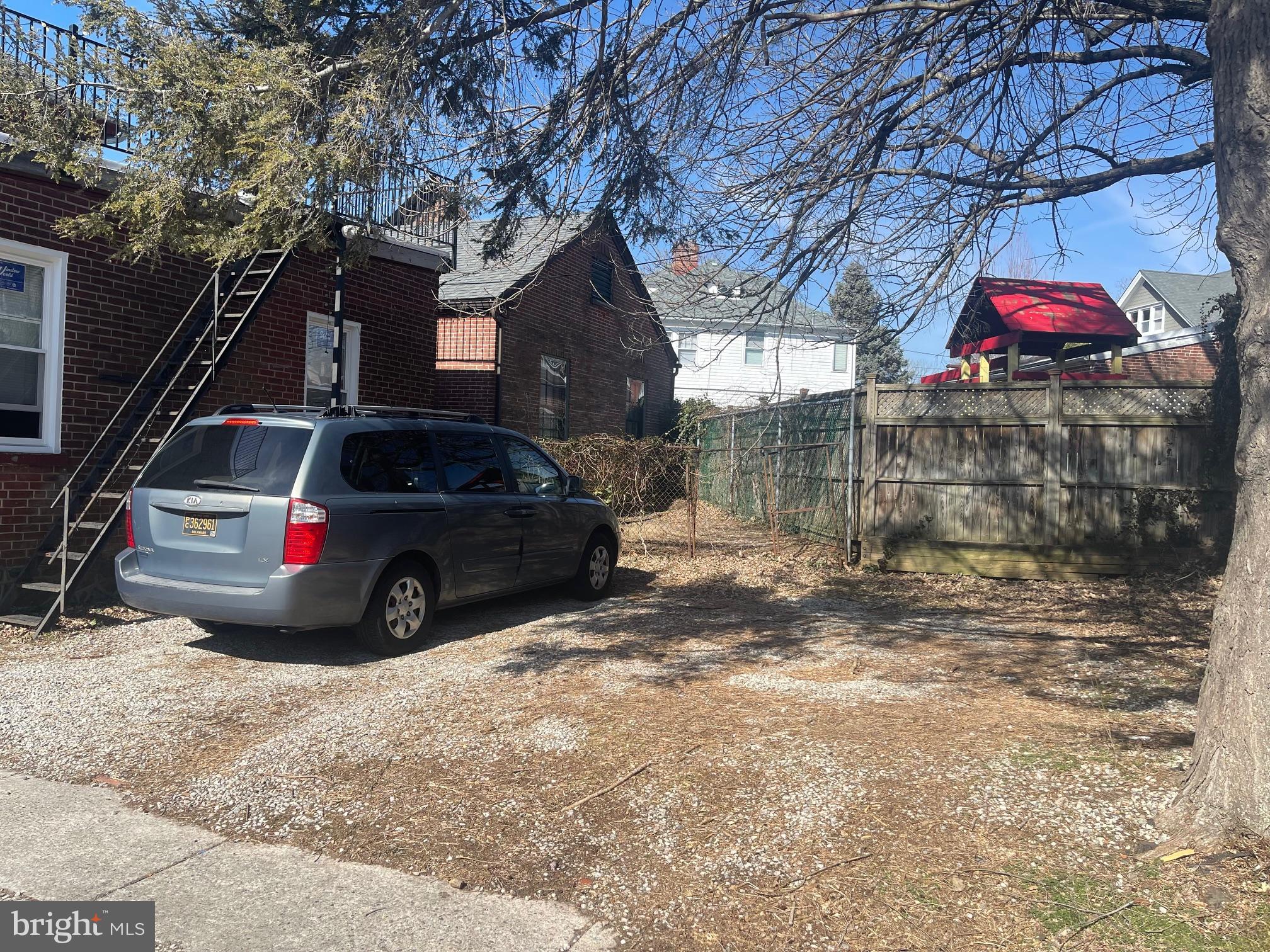 409 W 20th St