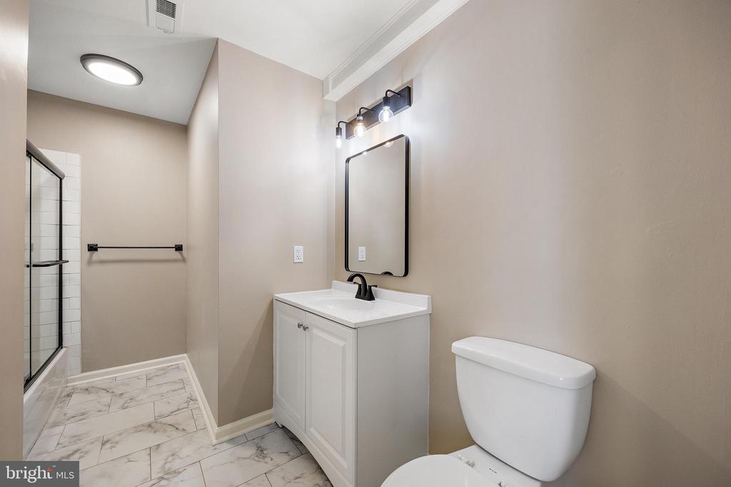 413 WASHINGTON ST #UNIT 3