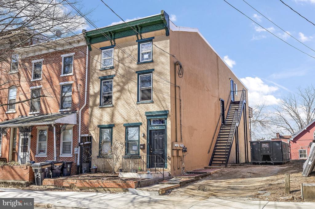 413 WASHINGTON ST #UNIT 3