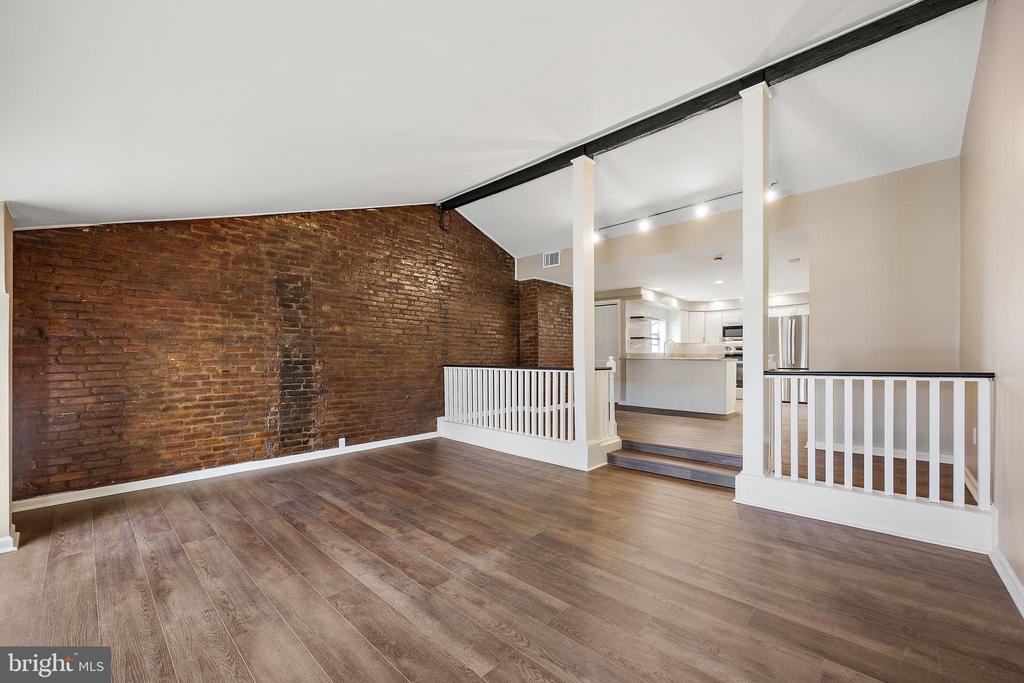 413 WASHINGTON ST #UNIT 3