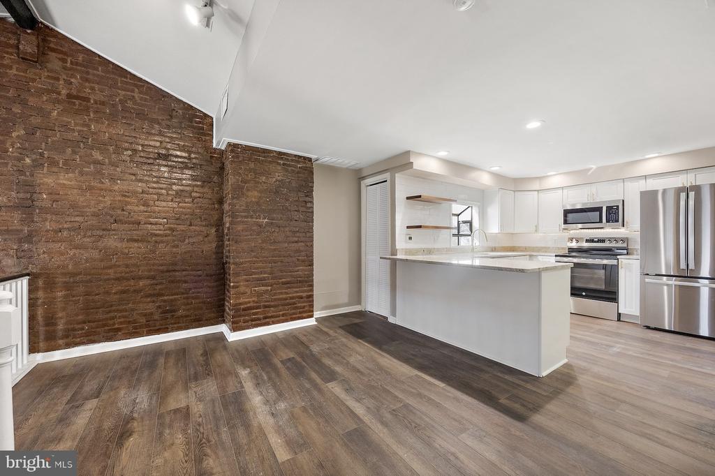 413 WASHINGTON ST #UNIT 3