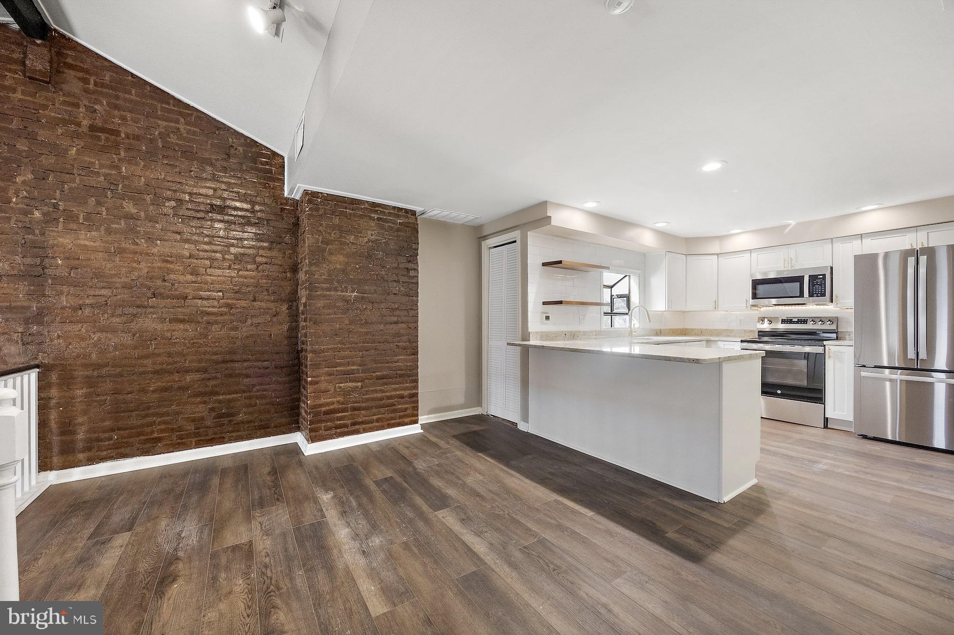 413 WASHINGTON ST #UNIT 3