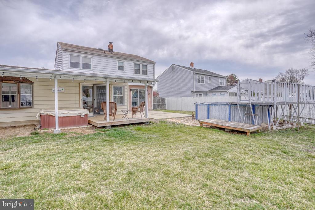 28 Lesley Ln