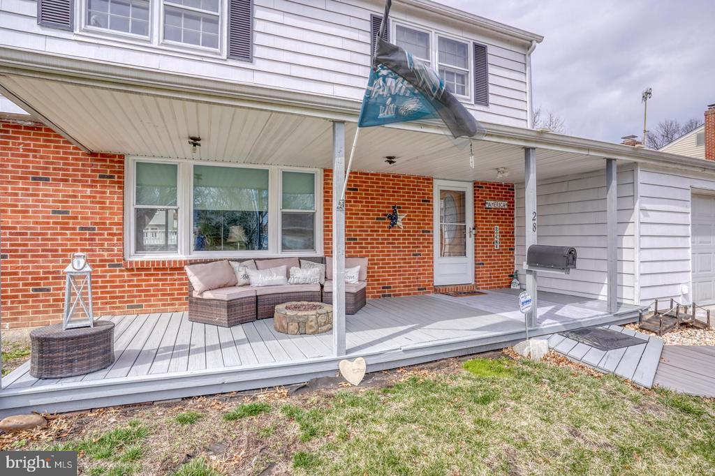 28 Lesley Ln