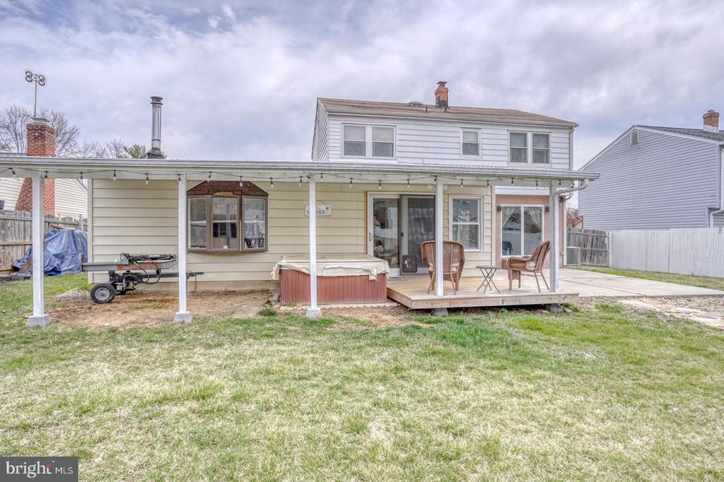 28 Lesley Ln